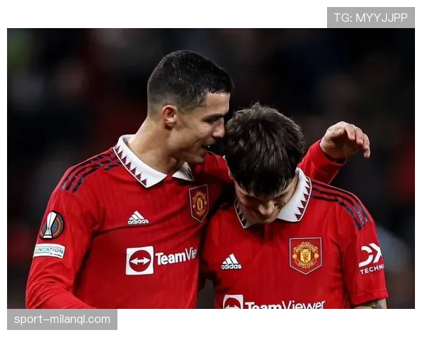 加纳乔高位压迫中的边锋战术角色解析